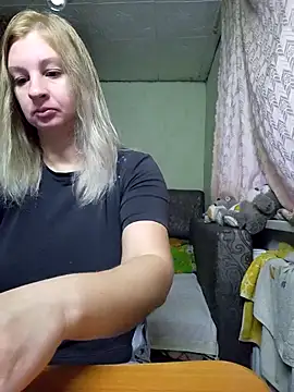 Snapshot of BustyBlond chatting on November 4, 4:44 am BustyBlond online show from November 4, 4:44 am