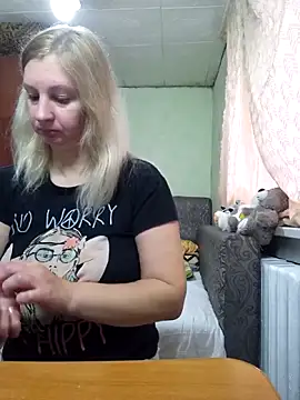 Snapshot of BustyBlond chatting on November 11, 6:02 am BustyBlond online show from November 11, 6:02 am