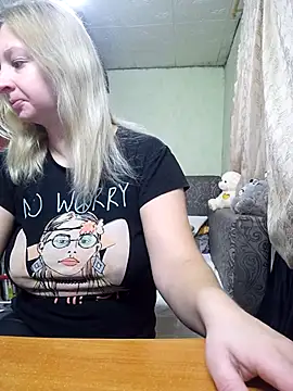 BustyBlond online show from November 25, 4:45 am