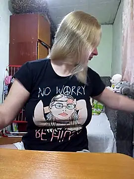 Snapshot of BustyBlond chatting on November 26, 5:19 am BustyBlond online show from November 26, 5:19 am