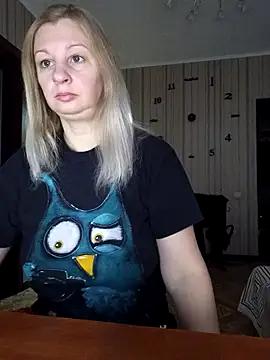 Snapshot of BustyBlond chatting on December 14, 5:46 am BustyBlond online show from December 14, 5:46 am