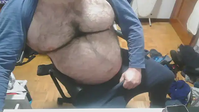 Snapshot of mikeyhotbear chatting on January 10, 6:20 am mikeyhotbear online show from January 10, 6:20 am