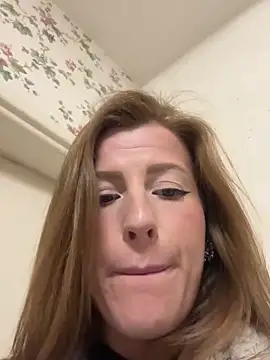 Snapshot of FoxyFrenchy chatting on February 13, 8:03 pm FoxyFrenchy online show from February 13, 8:03 pm