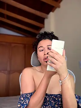 Snapshot of GabriSaenz chatting on November 25, 2:06 pm GabriSaenz online show from November 25, 2:06 pm