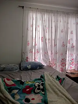 Snapshot of SAT--SU_U chatting on December 1, 8:25 pm SAT--SU U online show from December 1, 8:25 pm