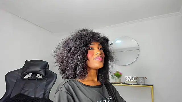 Snapshot of Emattaylor chatting on November 21, 12:59 pm Emattaylor online show from November 21, 12:59 pm