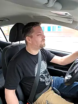 Trucker Hunter online show from December 28, 12:45 pm