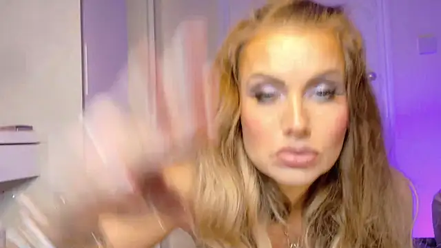 Tinkerbell822 online show from January 14, 8:53 am