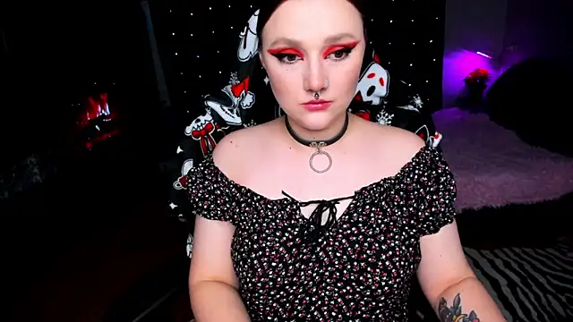 Snapshot of YourDyingBride chatting on December 8, 9:13 am YourDyingBride online show from December 8, 9:13 am