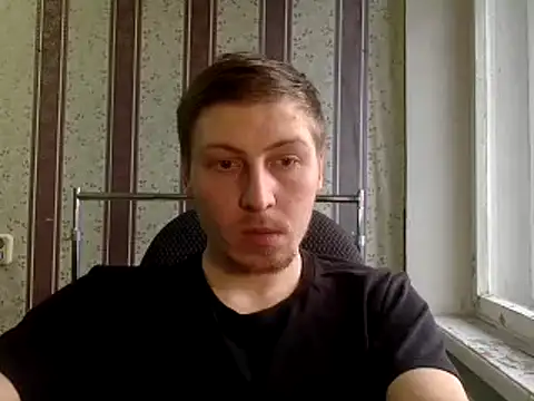 Snapshot of darienlarge chatting on December 2, 9:56 am darienlarge online show from December 2, 9:56 am