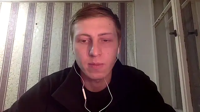 Snapshot of darienlarge chatting on December 3, 4:39 pm darienlarge online show from December 3, 4:39 pm