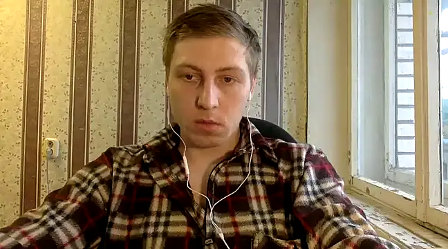 Snapshot of darienlarge chatting on December 5, 9:50 am darienlarge online show from December 5, 9:50 am