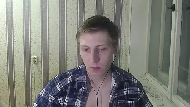 Snapshot of darienlarge chatting on January 18, 10:49 pm darienlarge online show from January 18, 10:49 pm