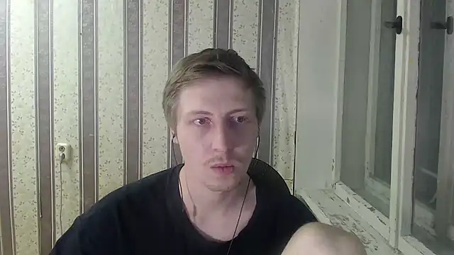 Snapshot of darienlarge chatting on February 7, 10:09 pm darienlarge online show from February 7, 10:09 pm