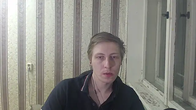 Snapshot of darienlarge chatting on February 13, 5:22 pm darienlarge online show from February 13, 5:22 pm