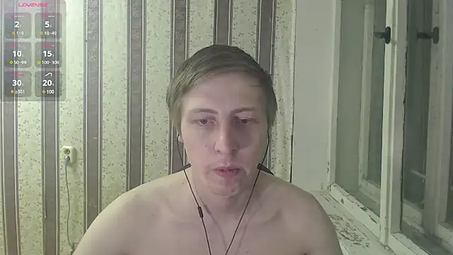 Snapshot of darienlarge chatting on February 13, 8:24 pm darienlarge online show from February 13, 8:24 pm