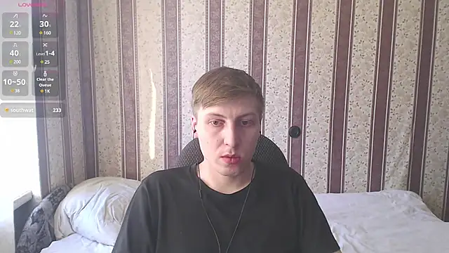Snapshot of darienlarge chatting on March 22, 3:42 pm darienlarge online show from March 22, 3:42 pm