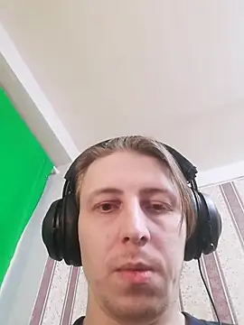 darienlarge online show from October 25, 4:46 pm