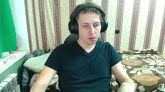 darienlarge online show from October 26, 12:22 pm