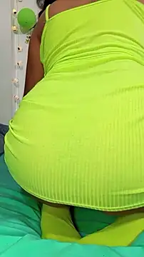 Snapshot of marypaula chatting on October 27, 8:29 am marypaula online show from October 27, 8:29 am