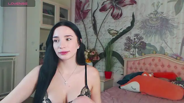 Snapshot of AliciaBow chatting on December 9, 4:47 pm AliciaBow online show from December 9, 4:47 pm