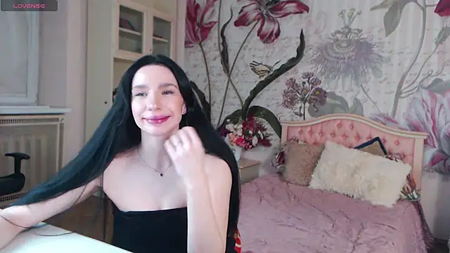 Snapshot of AliciaBow chatting on November 19, 2:17 pm AliciaBow online show from November 19, 2:17 pm