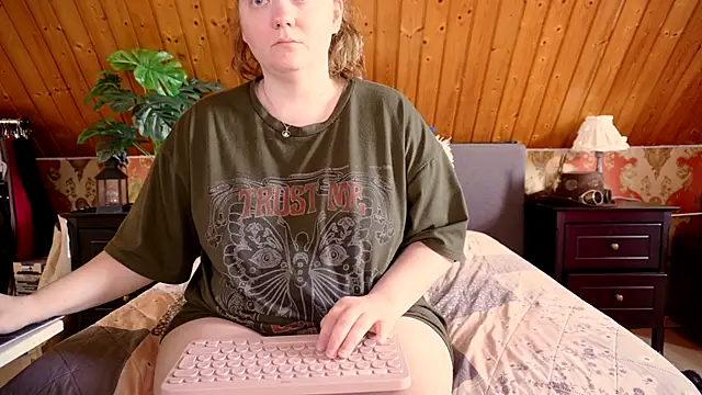 Snapshot of TessaWinter chatting on September 17, 2:19 pm TessaWinter online show from September 17, 2:19 pm