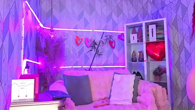 AsheyBaker online show from March 24, 8:30 am