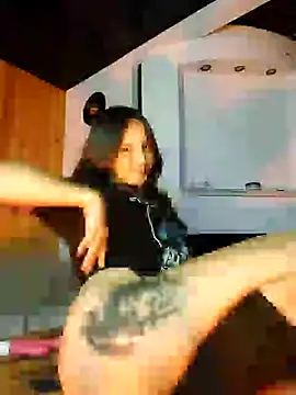 Snapshot of _Laary chatting on January 17, 8:55 pm Laary online show from January 17, 8:55 pm