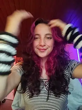 Snapshot of _Laary chatting on October 28, 9:50 pm Laary online show from October 28, 9:50 pm