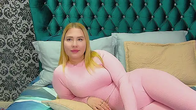 LunaHouston online show from March 20, 7:14 pm