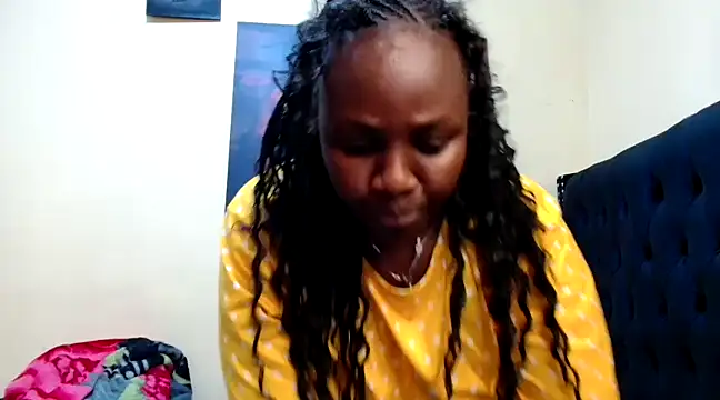 Snapshot of Toomuchbooty33 chatting on February 1, 12:47 pm Toomuchbooty33 online show from February 1, 12:47 pm