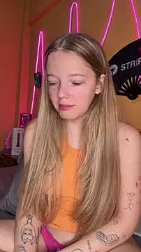 -veranito- online show from April 17, 3:09 am