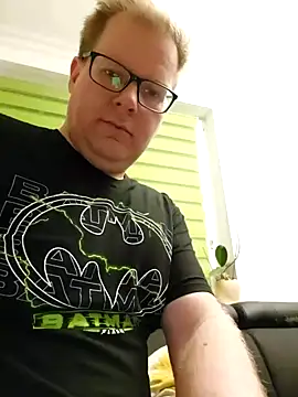 Snapshot of AnnualSunrise chatting on December 9, 8:01 pm AnnualSunrise online show from December 9, 8:01 pm