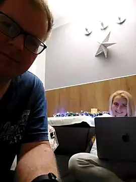 Snapshot of AnnualSunrise chatting on December 15, 7:53 pm AnnualSunrise online show from December 15, 7:53 pm