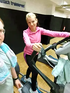 Snapshot of AnnualSunrise chatting on March 23, 12:36 am AnnualSunrise online show from March 23, 12:36 am