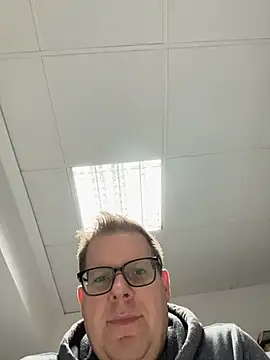 Snapshot of AnnualSunrise chatting on October 26, 8:04 pm AnnualSunrise online show from October 26, 8:04 pm