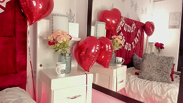 Snapshot of _Eurekaa_ chatting on February 16, 1:36 am Eurekaa online show from February 16, 1:36 am