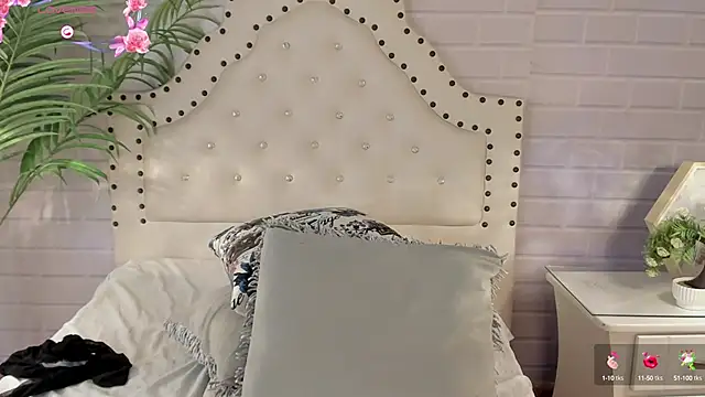 Snapshot of _Eurekaa_ chatting on March 15, 11:50 pm Eurekaa online show from March 15, 11:50 pm