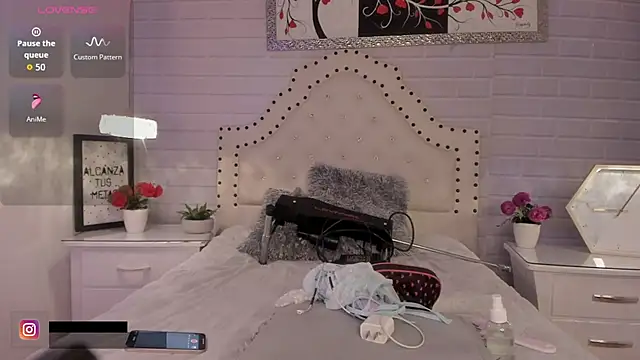 Snapshot of _Eurekaa_ chatting on September 28, 3:23 am Eurekaa online show from September 28, 3:23 am