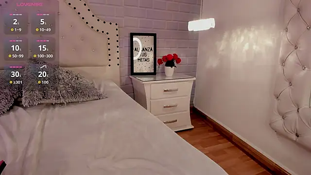 Snapshot of _Eurekaa_ chatting on October 3, 1:57 am Eurekaa online show from October 3, 1:57 am