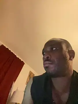 Snapshot of KingB8r chatting on December 18, 4:07 am KingB8r online show from December 18, 4:07 am