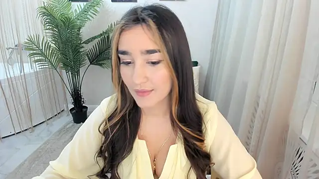 Snapshot of GoldenHeart_1 chatting on April 30, 11:38 am GoldenHeart 1 online show from April 30, 11:38 am