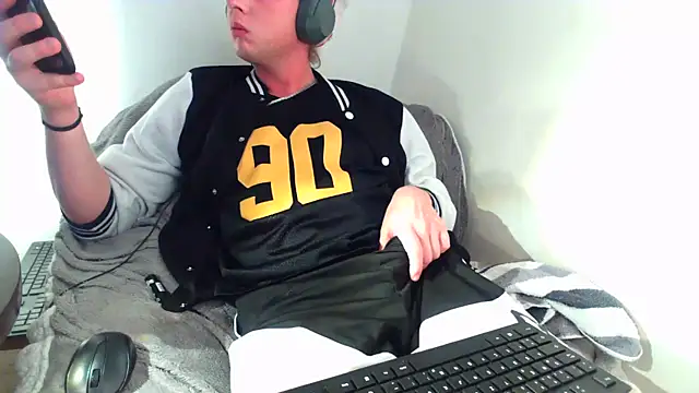 Tobi907790 online show from November 26, 11:39 pm