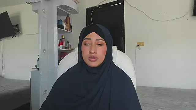Snapshot of adila_anich chatting on September 28, 8:36 pm adila anich online show from September 28, 8:36 pm