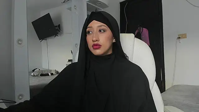 Snapshot of adila_anich chatting on October 3, 10:07 pm adila anich online show from October 3, 10:07 pm