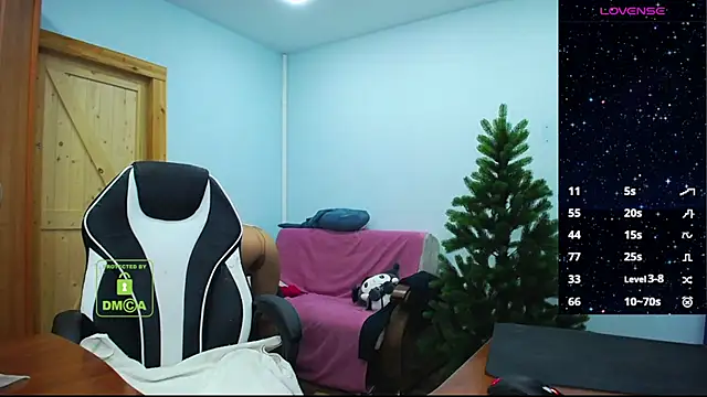 Snapshot of diamondjune chatting on December 16, 1:21 am diamondjune online show from December 16, 1:21 am