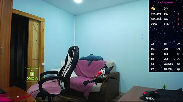 Snapshot of diamondjune chatting on March 11, 6:00 am diamondjune online show from March 11, 6:00 am