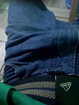 Snapshot of N-lS chatting on February 3, 4:45 pm N-lS online show from February 3, 4:45 pm