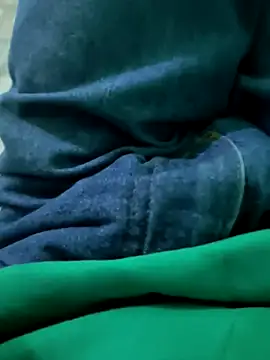 Snapshot of N-lS chatting on February 6, 2:09 pm N-lS online show from February 6, 2:09 pm